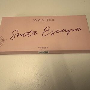Wander Suite Escape